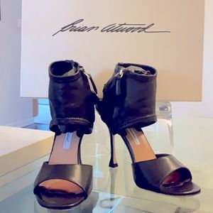 Atwood Samantha sandals. Black